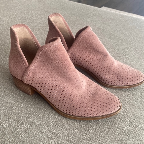 Lucky brand baley suede ankle bootie - blush pink - Picture 2 of 5
